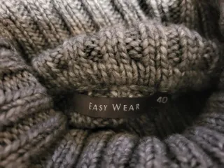 Vestido lana cuello vuelto gris