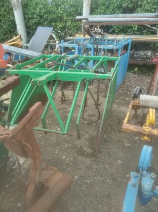 Máquina recoge sarmientos