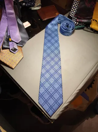 Cravatta a quadri blu e grigia