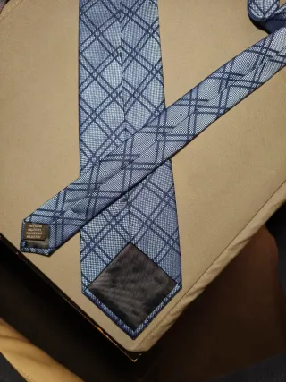 Cravatta a quadri blu e grigia