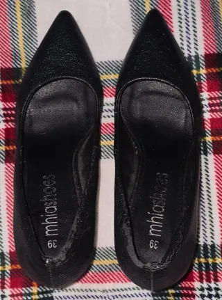 Zapatos de tacón negros brillantes talla 39