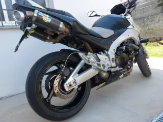 Suzuki GSR 600 Naked Negra/Plata