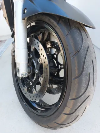 Suzuki GSR 600 Naked Negra/Plata