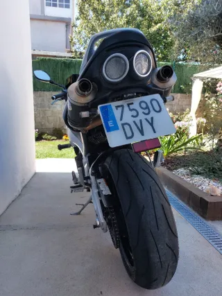 Suzuki GSR 600 Naked Negra/Plata