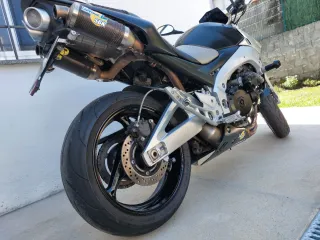 Suzuki GSR 600 Naked Negra/Plata