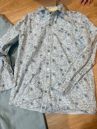 Traje de niño verde y blanco