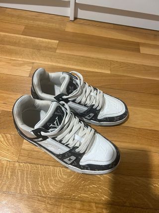 Zapatillas Louis Vuitton Negras y Blancas