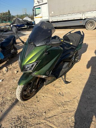 Yamaha TMAX Iron Max Verde/Negro