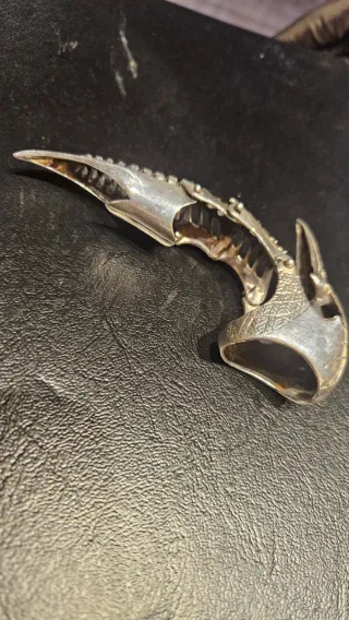 Anillo Plata de ley cabeza de cuervo articulado