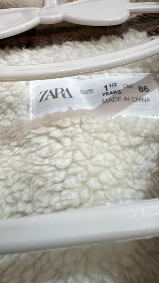 Abrigo Zara cuadros niño