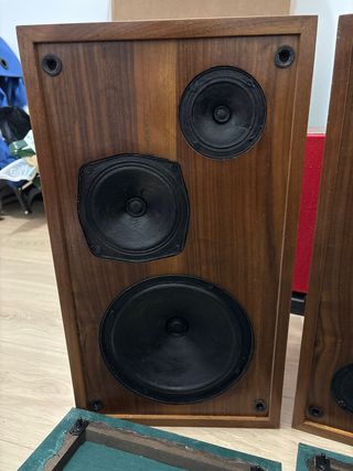 Altavoces de madera