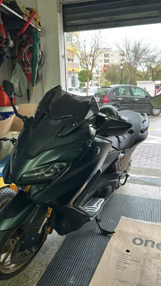 Yamaha TMAX Max Scooter Gris