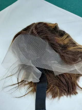 Peruca Humana Castanha com Mechas Roxas