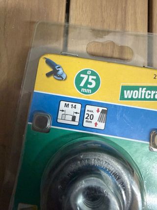 Cepillo de copa de alambre y plato soporte radial