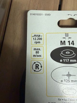 Cepillo de copa de alambre y plato soporte radial