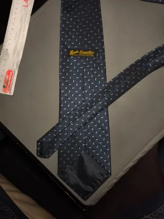 Cravatta Hesar blu con microfantasia argento