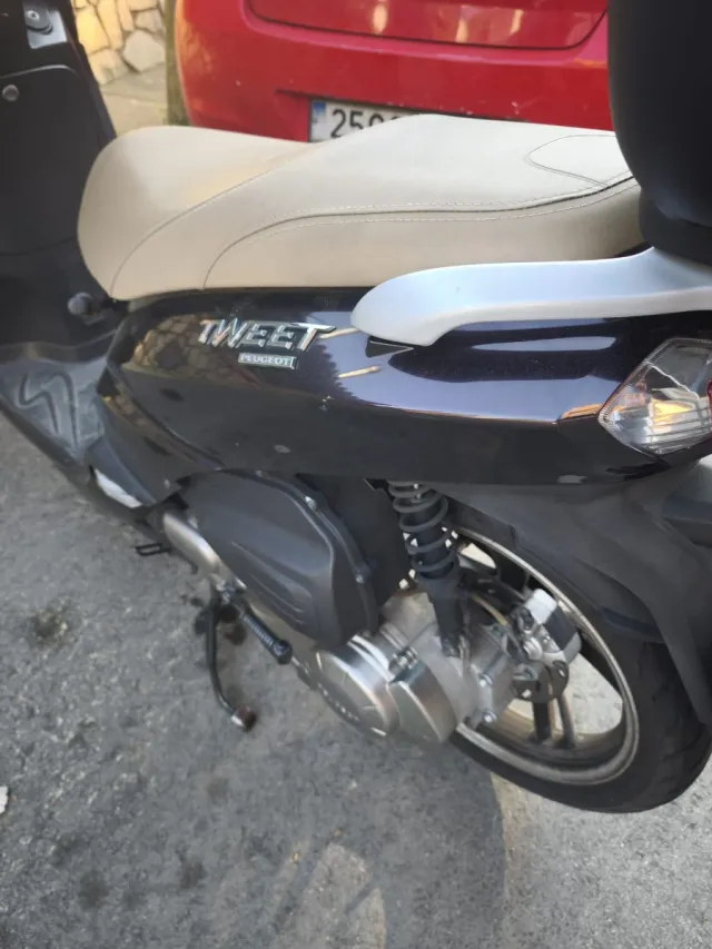 Peugeot Tweet 125cc Scooter