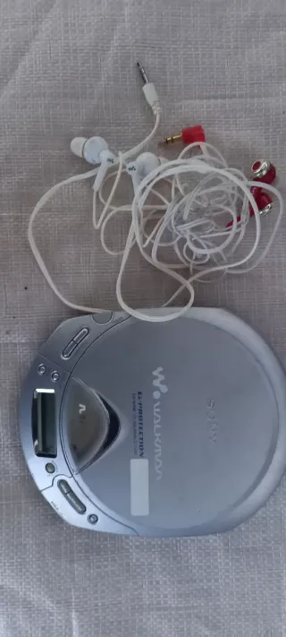 Reproductor CD Sony Walkman Plata