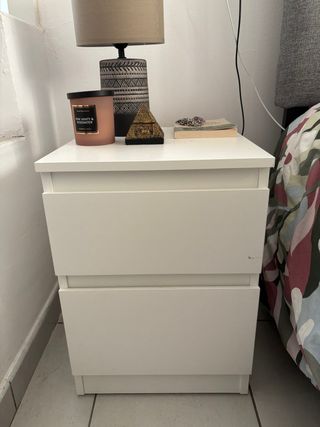 Mesita de noche IKEA 2 cajones blanca