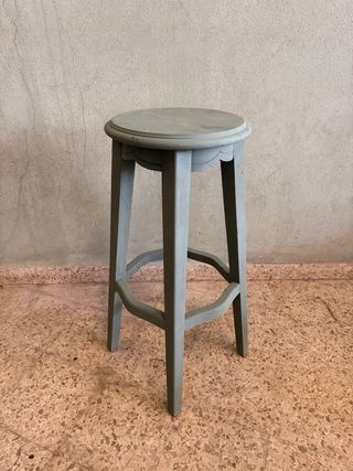 Banco de madeira cinza