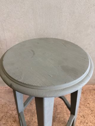 Banco de madeira cinza