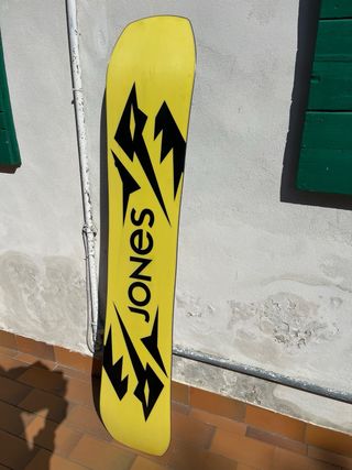 Snowboard Jones Mountain Twin