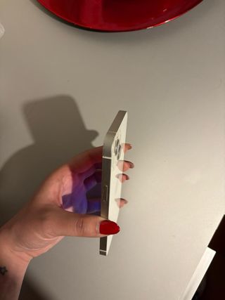 iPhone 13 128GB Blanco en perfecto estado.