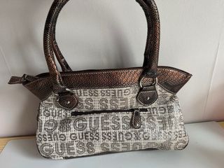 Bolso regalo cartera Guess