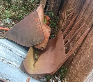 PALA TRACTOR CON DISTRIBUIDOR