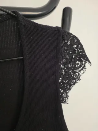 Top Stradivarius encaje negro Talla XS