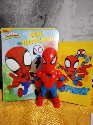 Lote Spiderman: Figuras, Pegatinas y libros.