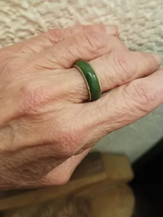 Conjunto Jade: Collar, Anillo y Pendientes