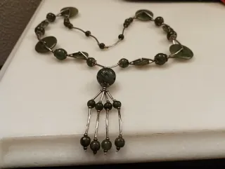 Conjunto Jade: Collar, Anillo y Pendientes