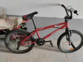 Bicicleta BMX Roja