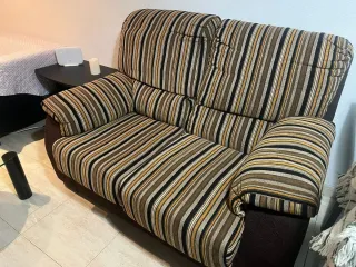 Sofá de 2 plazas a rayas
