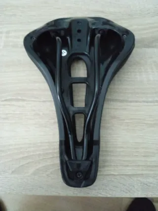 Sillín antiprostático negro