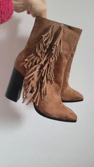 Botines Marrones con Flecos