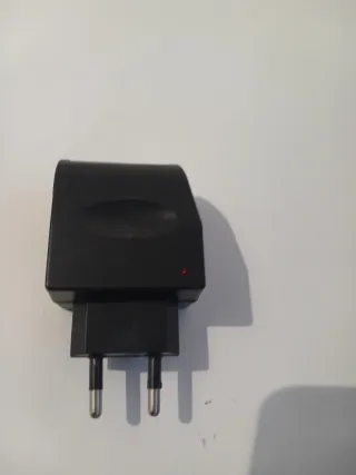 Adaptador AC a DC con LED rojo