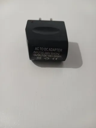 Adaptador AC a DC con LED rojo