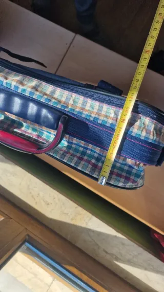 Maleta de viaje vintage con estampado de cuadros