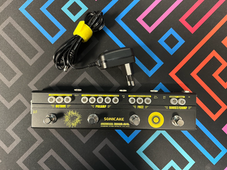 Pedales Bajo Lekato Tank-B y Sonicake Boom Ave.