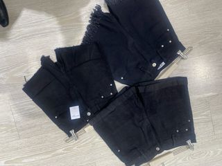 Lote 3 shorts vaqueros.precio por unidad 6 eur