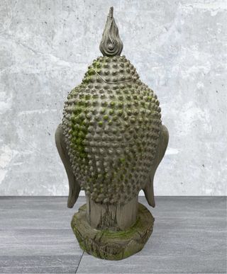 Cabeza Buda efecto piedra con musgo