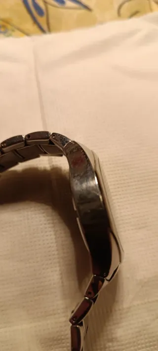 Reloj Lotus Cuarzo Negro y Plateado