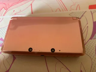 Nintendo 3DS Rosa + Cargador y Juego Catz