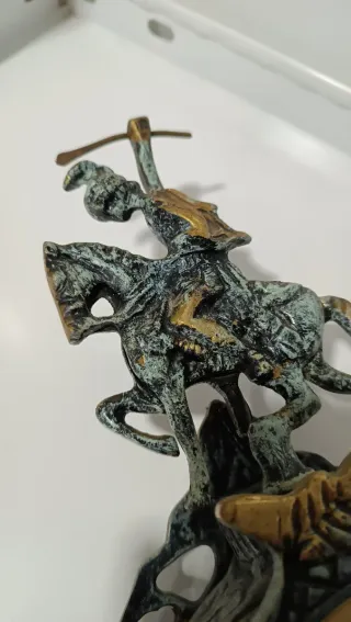 Reloj de mesa vintage con jinete