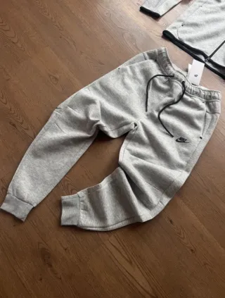 Set sportivo Nike Tech grigio taglia M