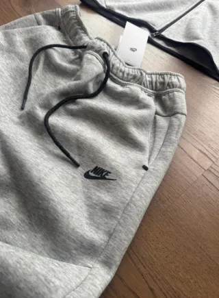 Set sportivo Nike Tech grigio taglia M