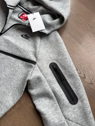 Set sportivo Nike Tech grigio taglia M