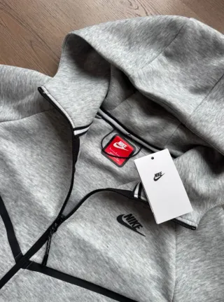 Set sportivo Nike Tech grigio taglia M